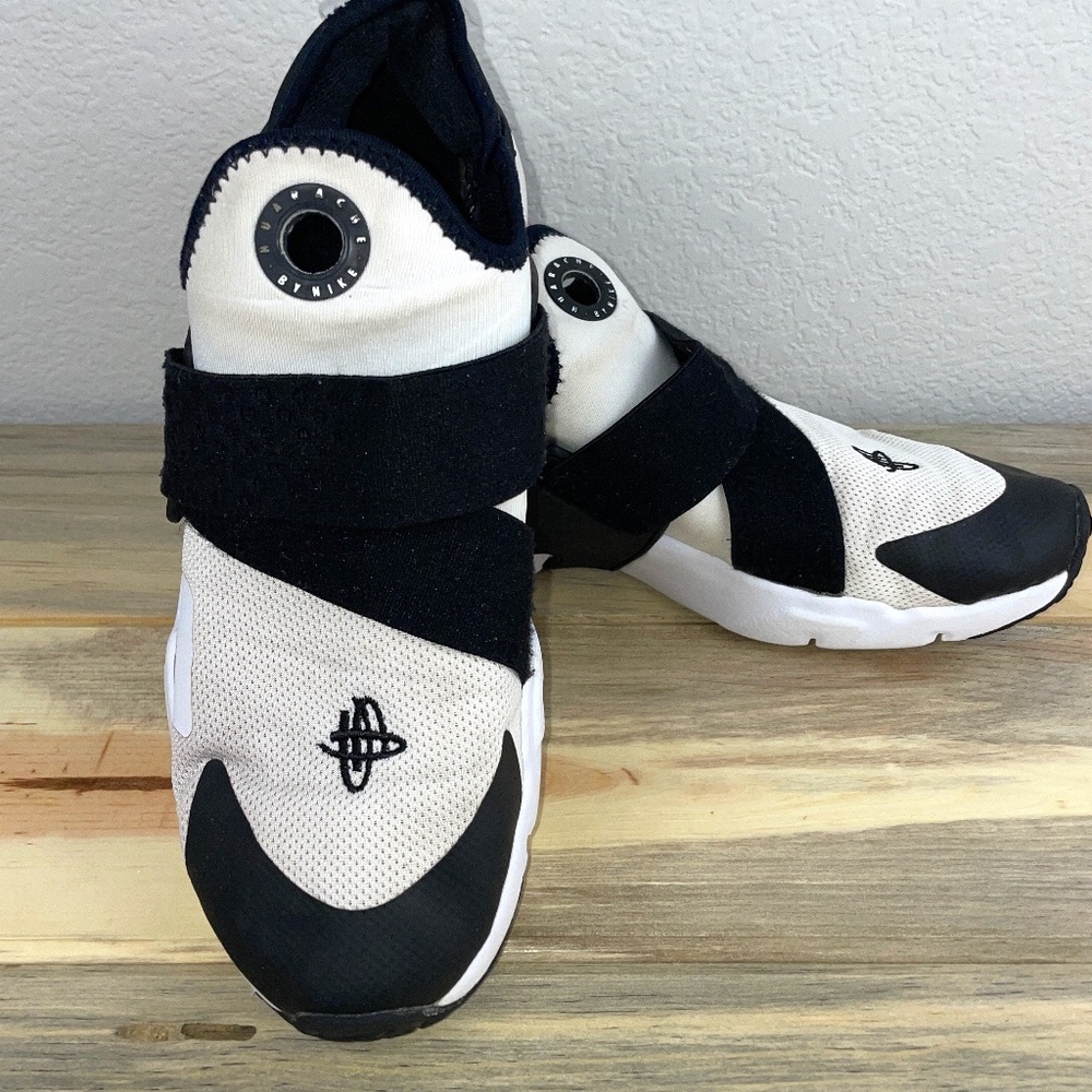 Nike Huarache Extreme White Black Size 6.5Y = Women's 8.5